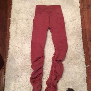 Alo women’s leggings maroon